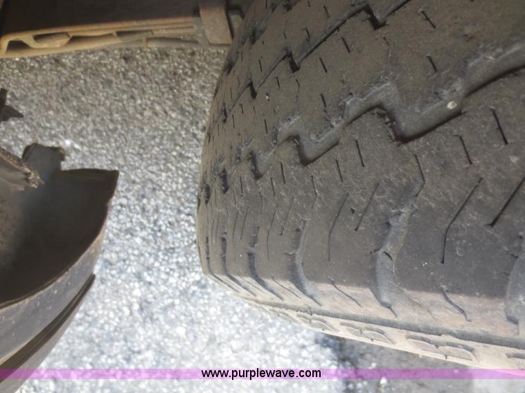 image for item F6890 1999 Chevrolet Tahoe Z-71 SUV