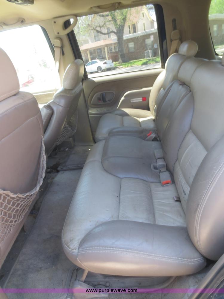 image for item F6890 1999 Chevrolet Tahoe Z-71 SUV