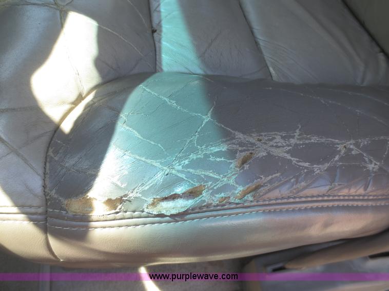 image for item F6890 1999 Chevrolet Tahoe Z-71 SUV