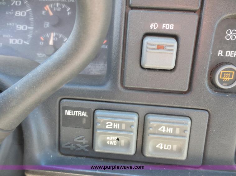 image for item F6890 1999 Chevrolet Tahoe Z-71 SUV