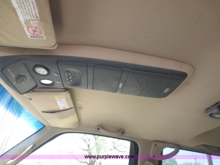 image for item F6890 1999 Chevrolet Tahoe Z-71 SUV