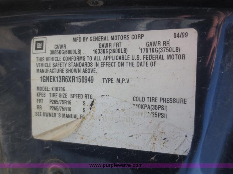 image for item F6890 1999 Chevrolet Tahoe Z-71 SUV