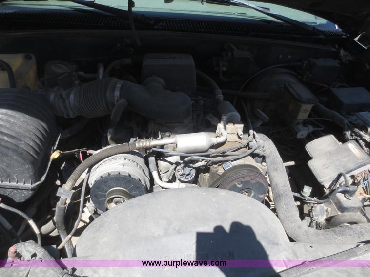 image for item F6890 1999 Chevrolet Tahoe Z-71 SUV