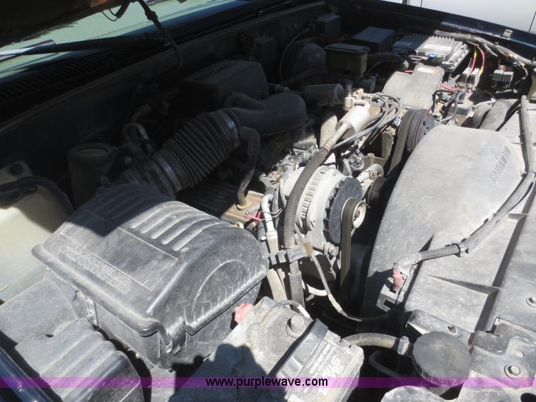 image for item F6890 1999 Chevrolet Tahoe Z-71 SUV