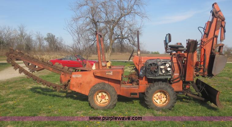 image for item F6896 Ditch Witch R65 trencher