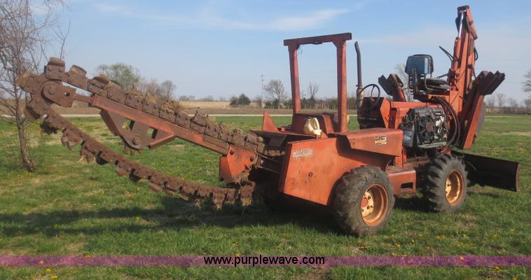 image for item F6896 Ditch Witch R65 trencher