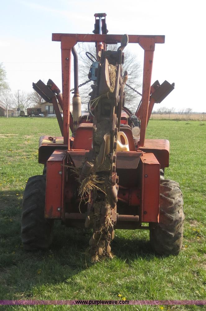 image for item F6896 Ditch Witch R65 trencher