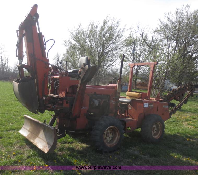 image for item F6896 Ditch Witch R65 trencher