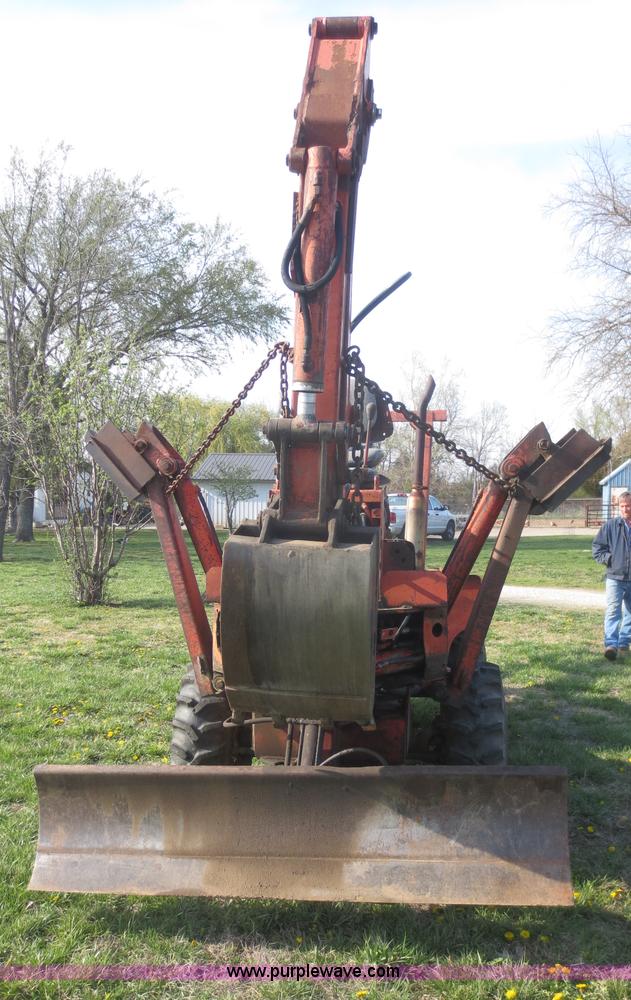 image for item F6896 Ditch Witch R65 trencher