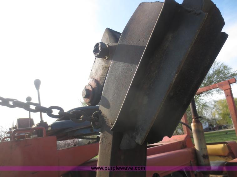 image for item F6896 Ditch Witch R65 trencher
