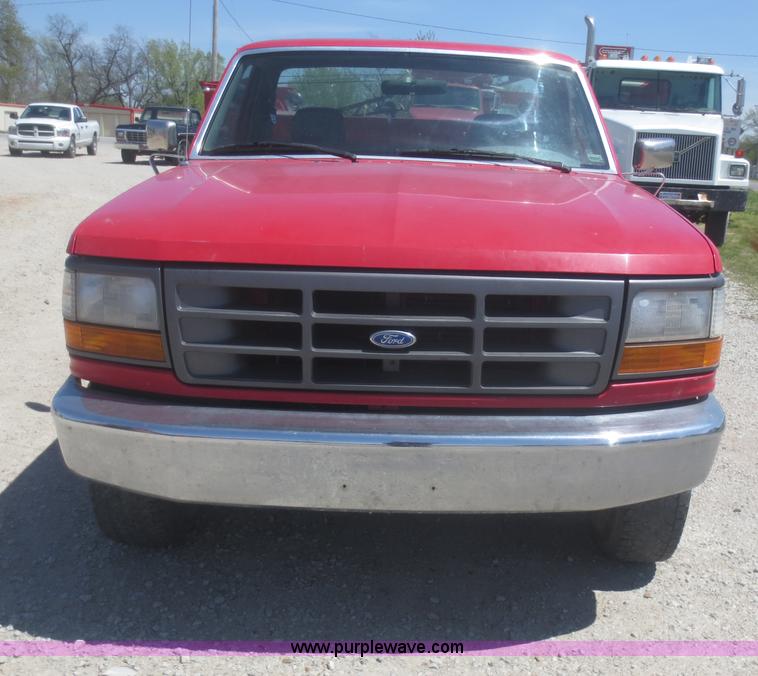 image for item F6897 1994 Ford F250 HD XL utility truck