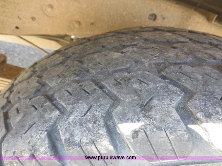 image for item F6897 1994 Ford F250 HD XL utility truck