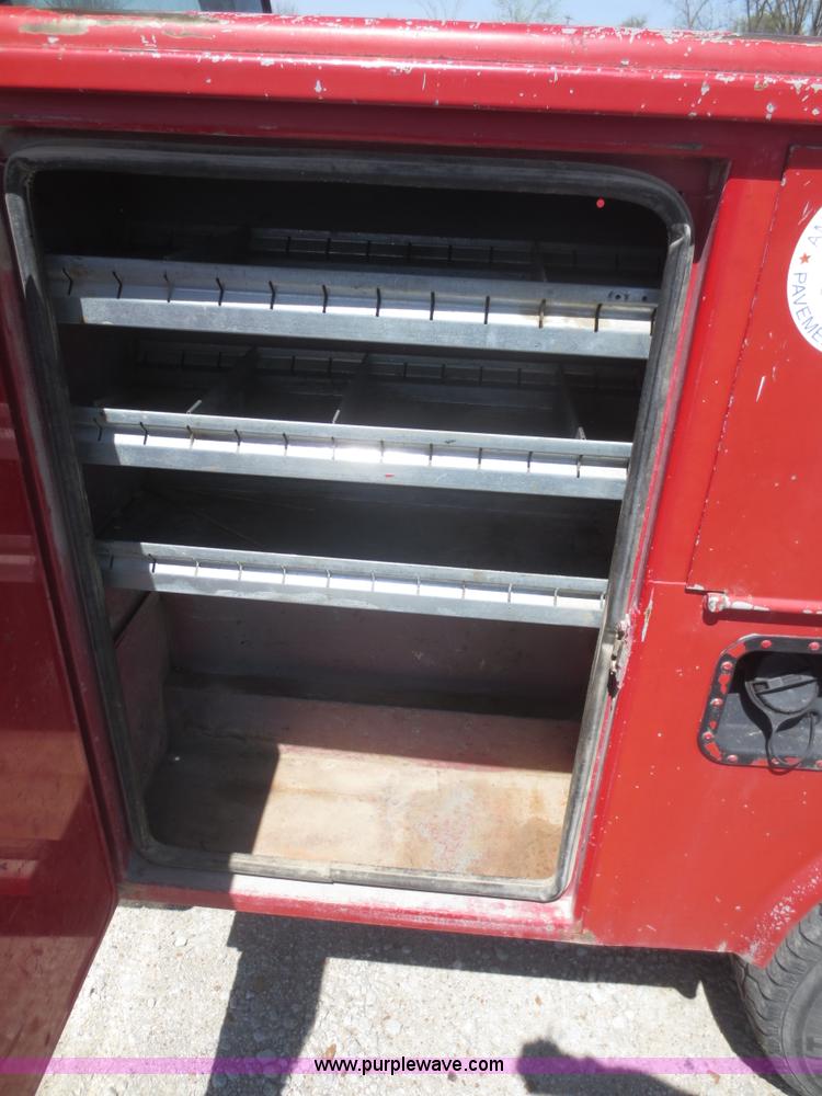 image for item F6897 1994 Ford F250 HD XL utility truck