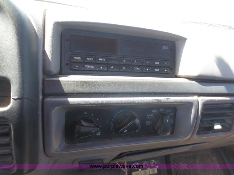 image for item F6897 1994 Ford F250 HD XL utility truck