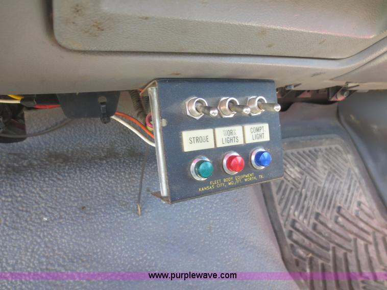 image for item F6897 1994 Ford F250 HD XL utility truck