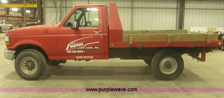 image for item F7334 1994 Ford F250 flatbed truck
