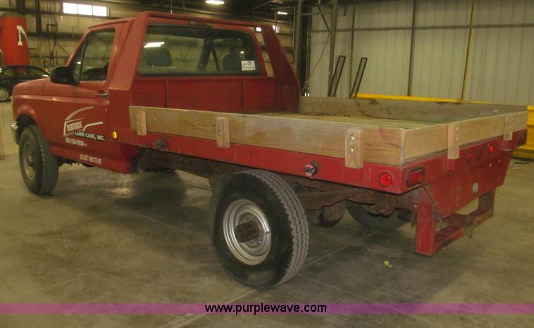 image for item F7334 1994 Ford F250 flatbed truck