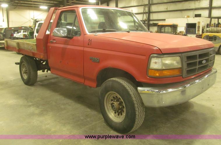 image for item F7334 1994 Ford F250 flatbed truck