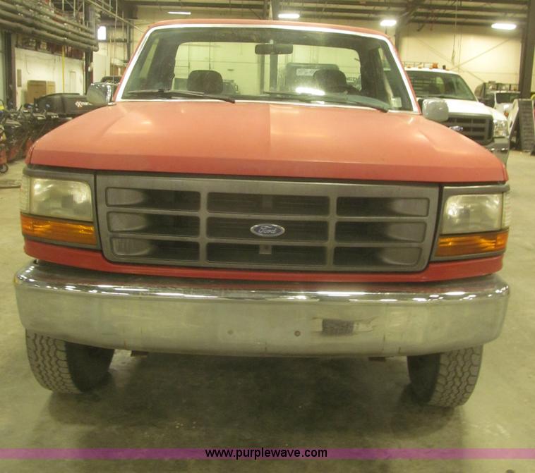 image for item F7334 1994 Ford F250 flatbed truck