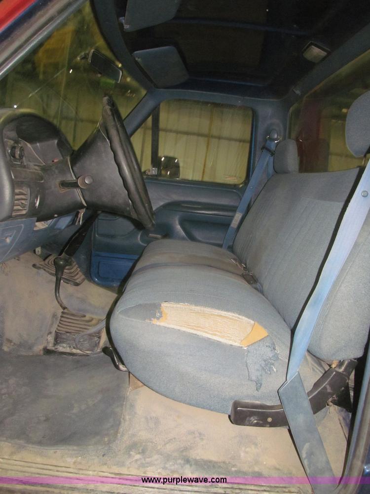 image for item F7334 1994 Ford F250 flatbed truck