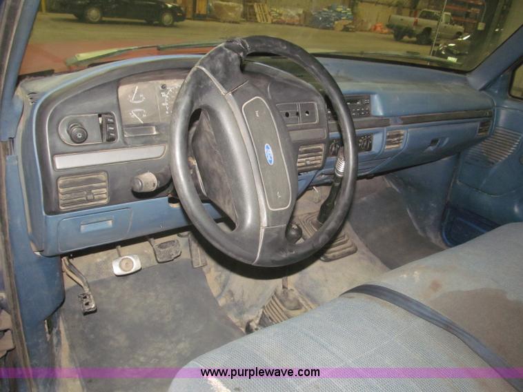 image for item F7334 1994 Ford F250 flatbed truck