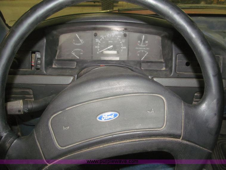 image for item F7334 1994 Ford F250 flatbed truck