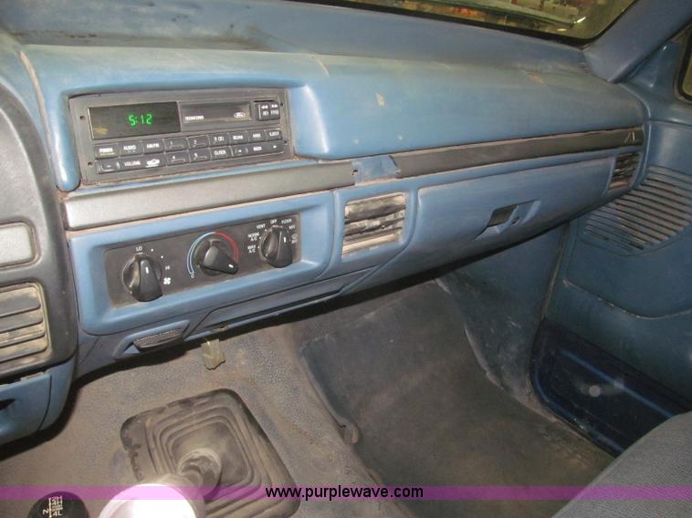 image for item F7334 1994 Ford F250 flatbed truck