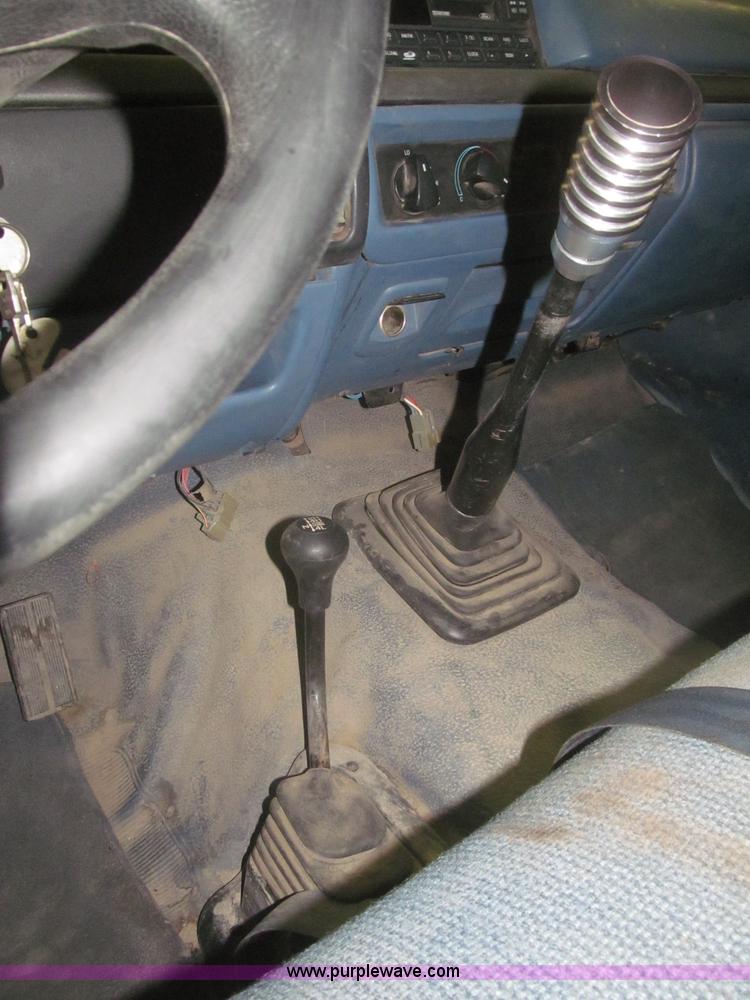 image for item F7334 1994 Ford F250 flatbed truck