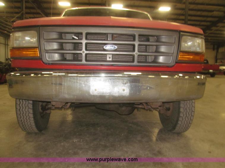 image for item F7334 1994 Ford F250 flatbed truck