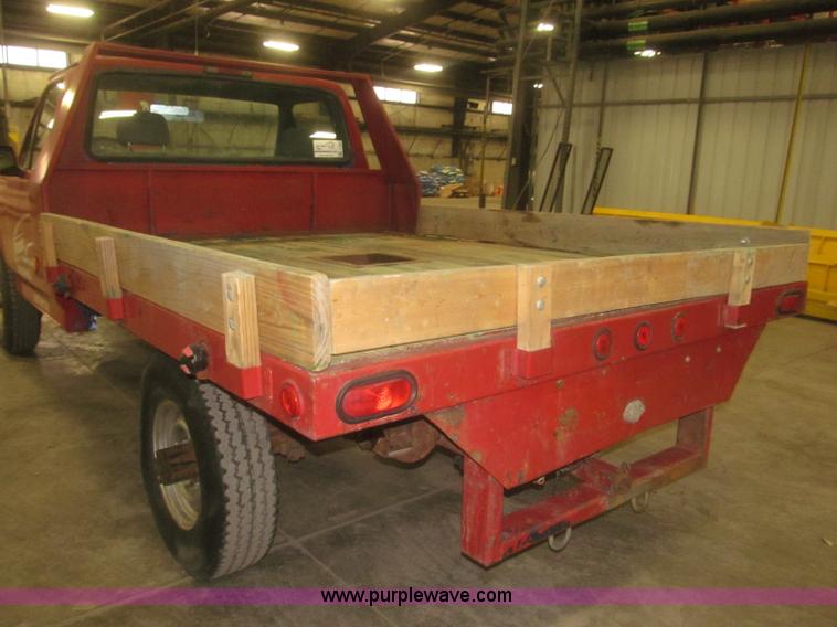 image for item F7334 1994 Ford F250 flatbed truck