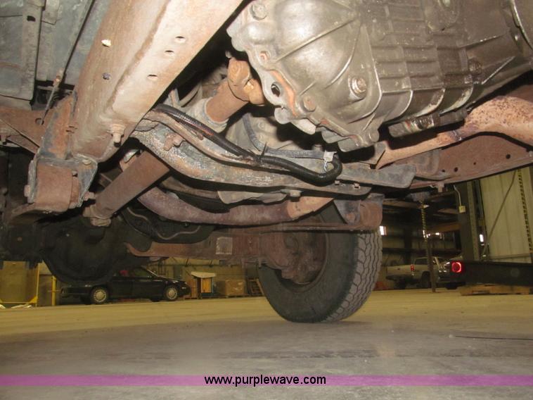 image for item F7334 1994 Ford F250 flatbed truck