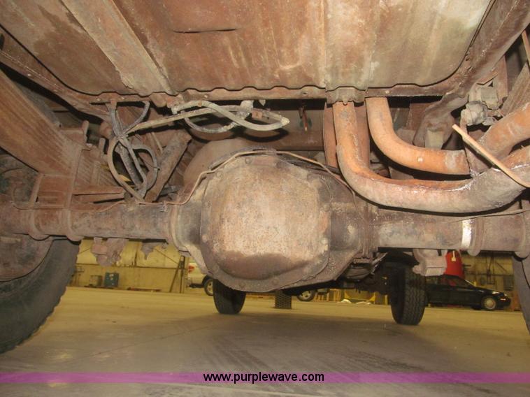 image for item F7334 1994 Ford F250 flatbed truck