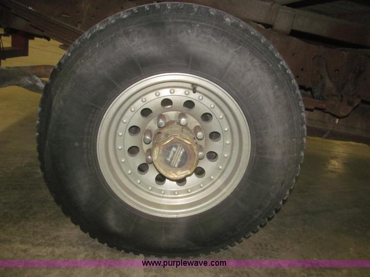 image for item F7334 1994 Ford F250 flatbed truck