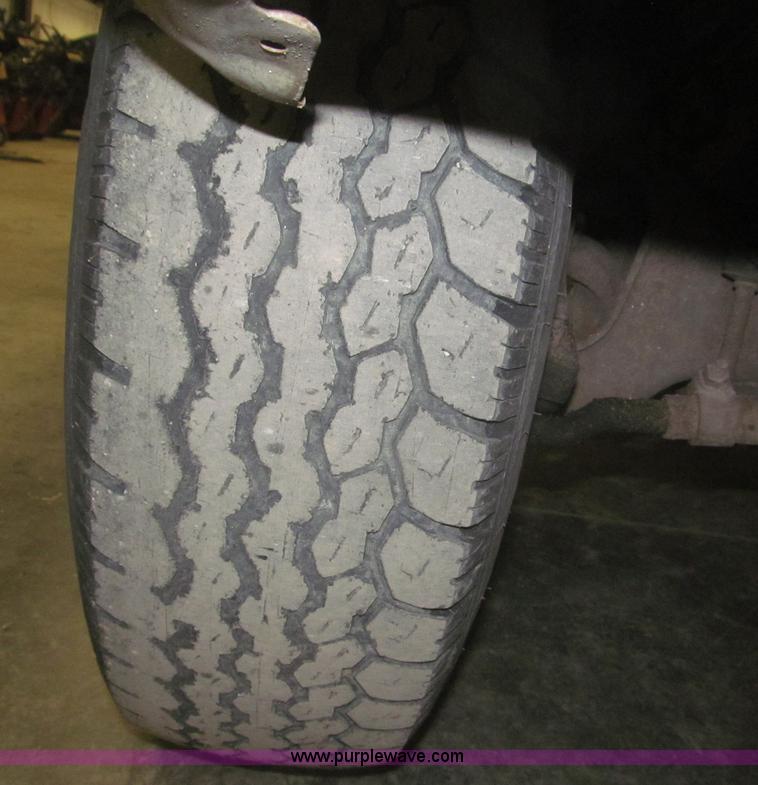 image for item F7334 1994 Ford F250 flatbed truck