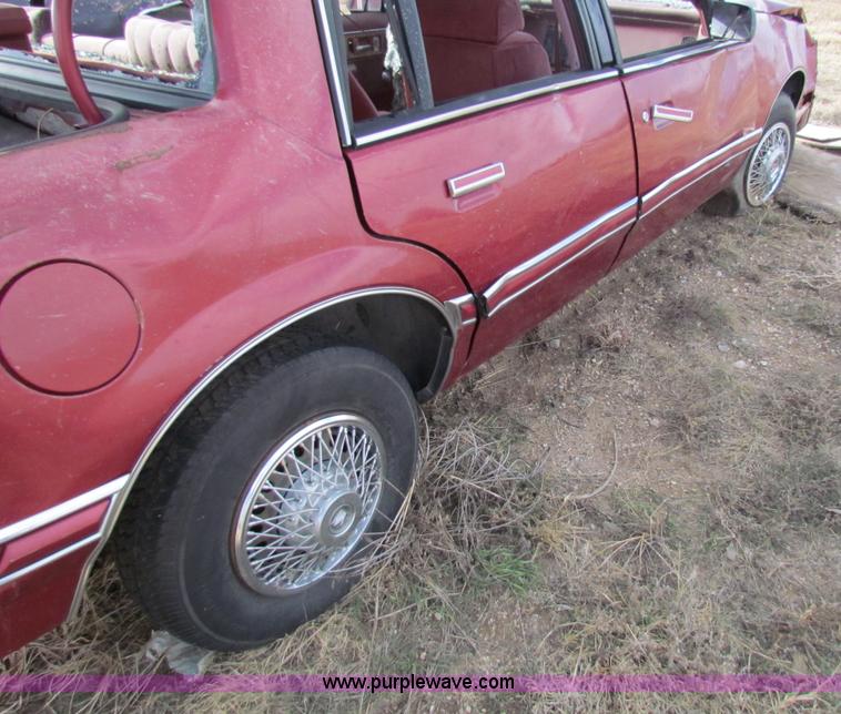 image for item G4486 1989 Buick Skylark Custom