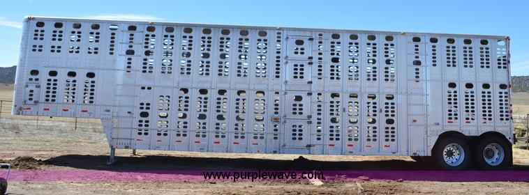 image for item G6450 1993 Wilson PSDCL-302 cattle pot trailer