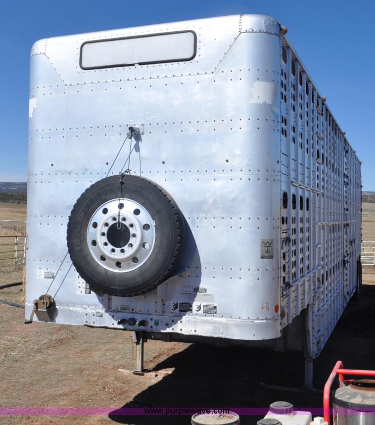 image for item G6450 1993 Wilson PSDCL-302 cattle pot trailer