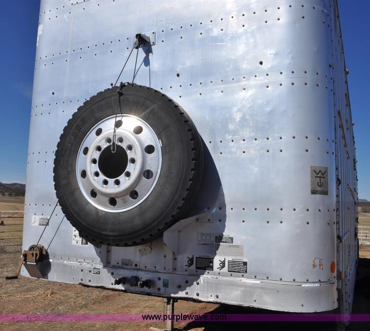 image for item G6450 1993 Wilson PSDCL-302 cattle pot trailer