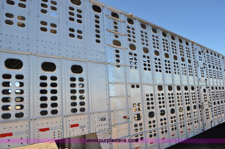 image for item G6450 1993 Wilson PSDCL-302 cattle pot trailer