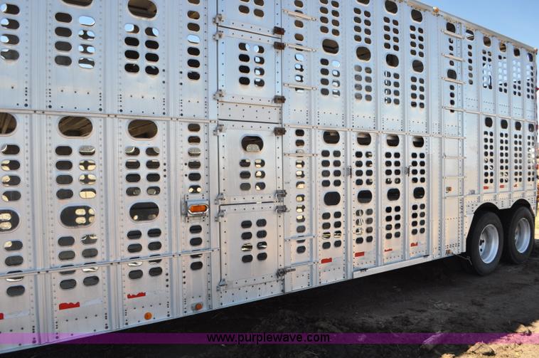 image for item G6450 1993 Wilson PSDCL-302 cattle pot trailer