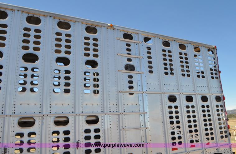 image for item G6450 1993 Wilson PSDCL-302 cattle pot trailer