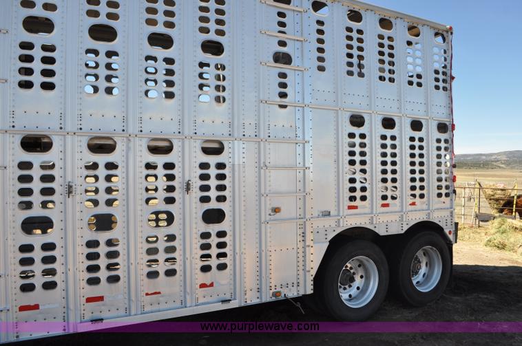 image for item G6450 1993 Wilson PSDCL-302 cattle pot trailer