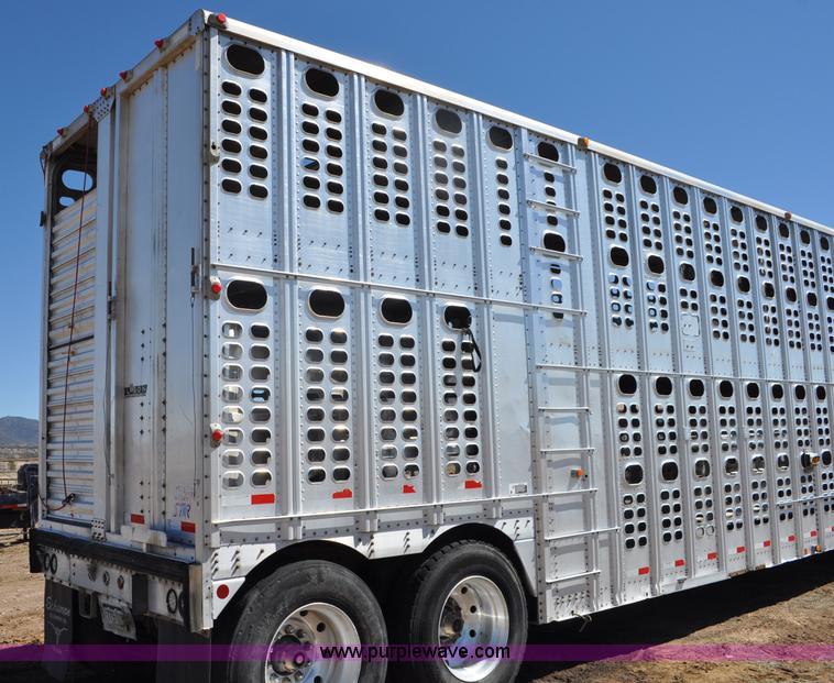 image for item G6450 1993 Wilson PSDCL-302 cattle pot trailer