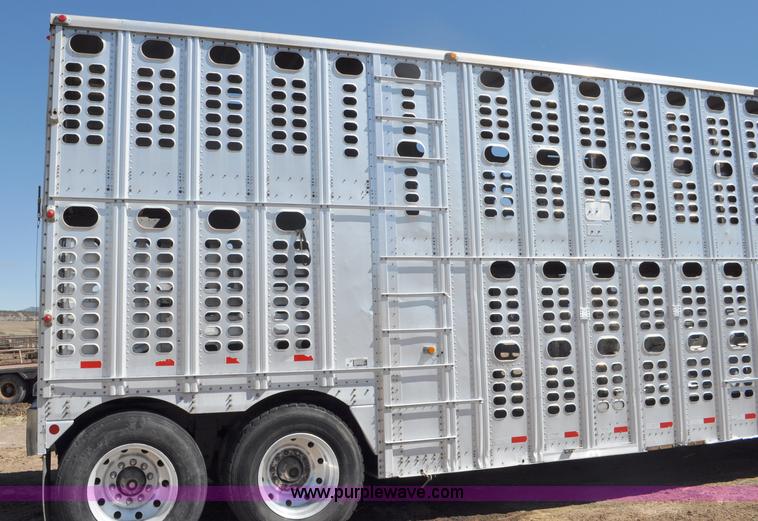 image for item G6450 1993 Wilson PSDCL-302 cattle pot trailer