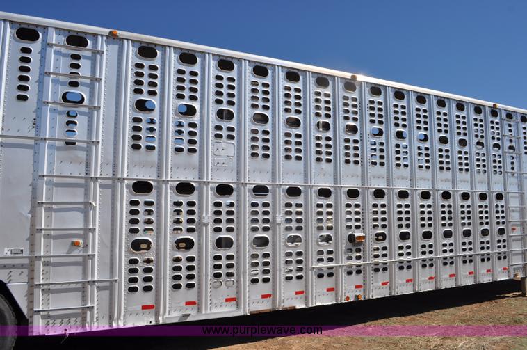 image for item G6450 1993 Wilson PSDCL-302 cattle pot trailer