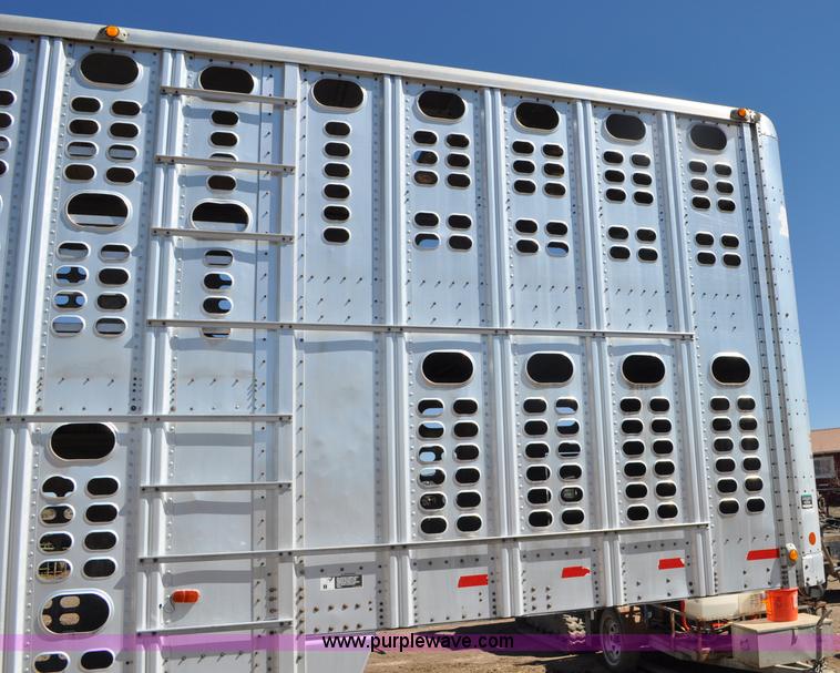 image for item G6450 1993 Wilson PSDCL-302 cattle pot trailer