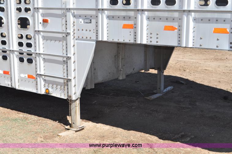 image for item G6450 1993 Wilson PSDCL-302 cattle pot trailer