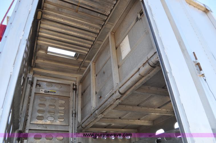 image for item G6450 1993 Wilson PSDCL-302 cattle pot trailer