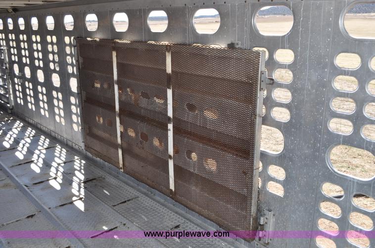 image for item G6450 1993 Wilson PSDCL-302 cattle pot trailer