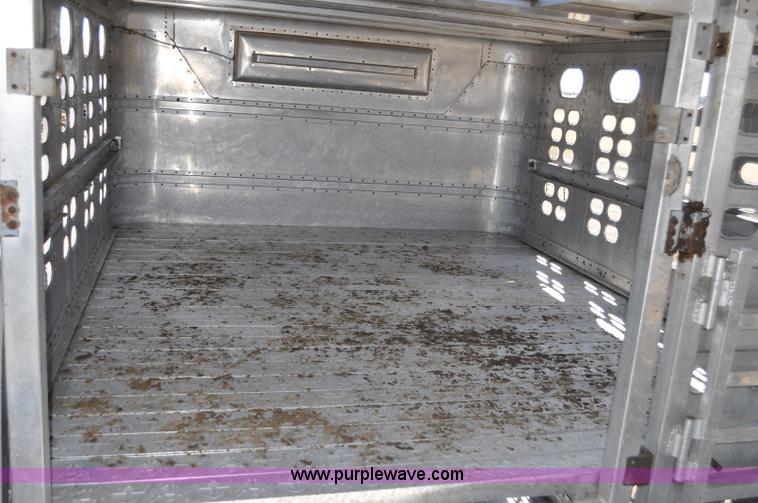 image for item G6450 1993 Wilson PSDCL-302 cattle pot trailer